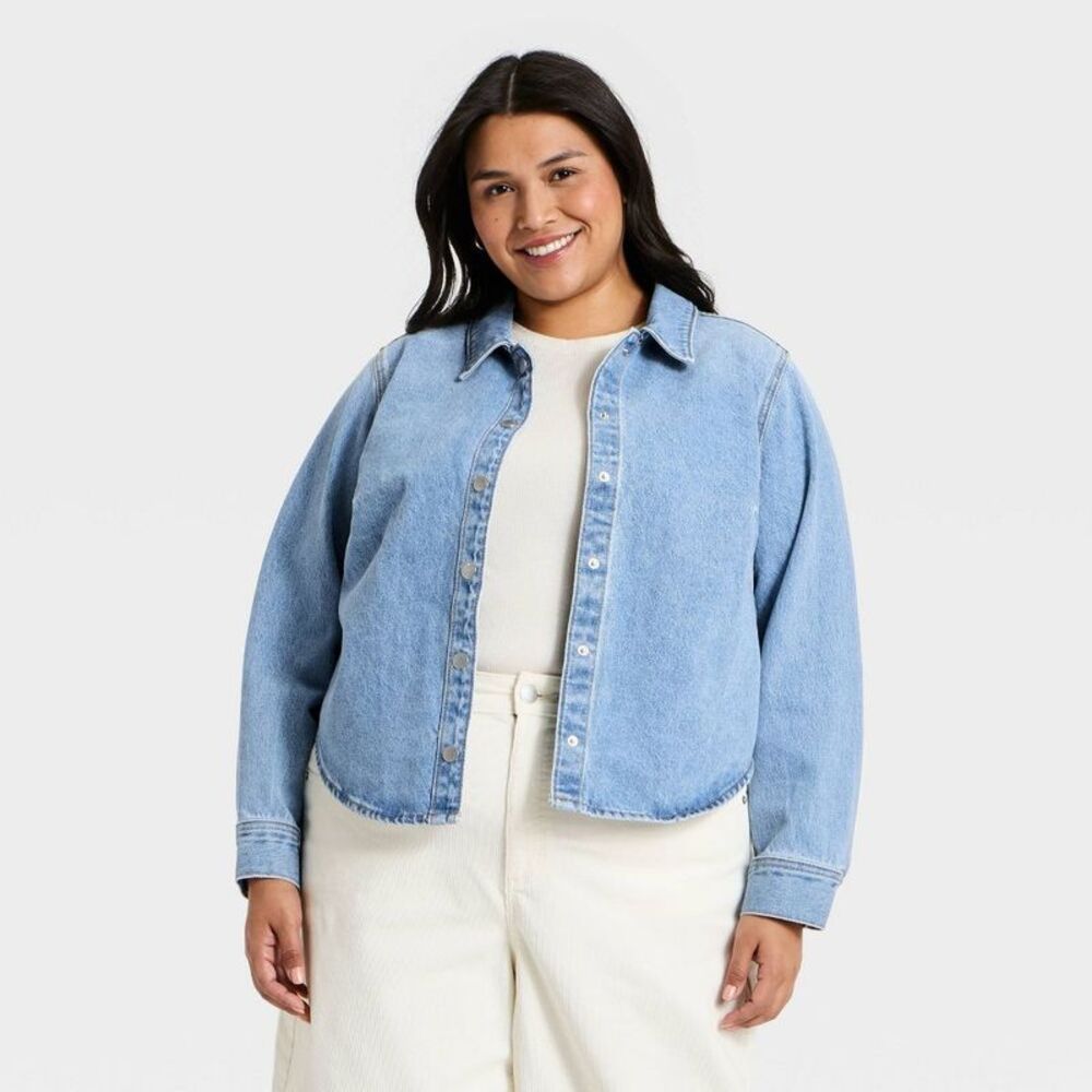 Universal Thread - Women's Long Sleeve Slim Denim Shirt - Universal T Light Wash